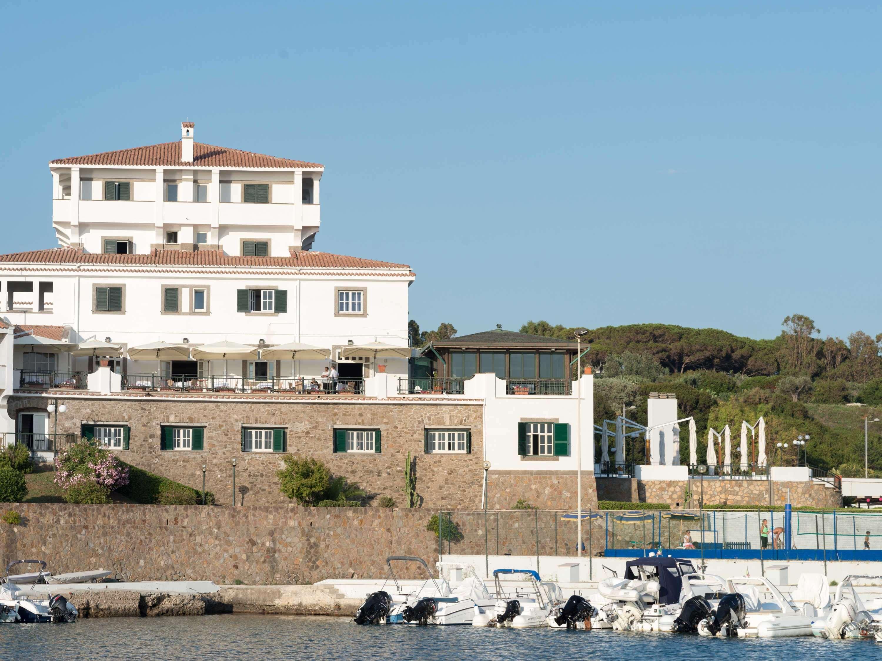 Sunbay Park Hotel Civitavecchia Exterior photo