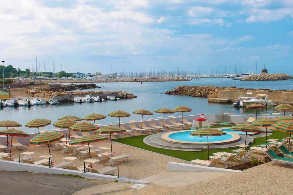 Sunbay Park Hotel Civitavecchia Exterior photo