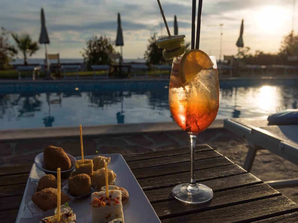 Sunbay Park Hotel Civitavecchia Exterior photo
