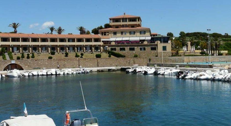 Sunbay Park Hotel Civitavecchia Exterior photo